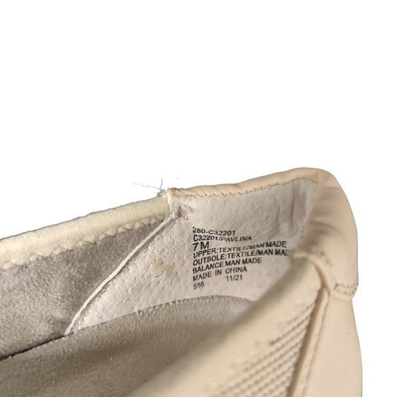 Cliffs by White Mountain Size 7M Beige Pavlina Women's Comfort Flats - Picture 6 of 6